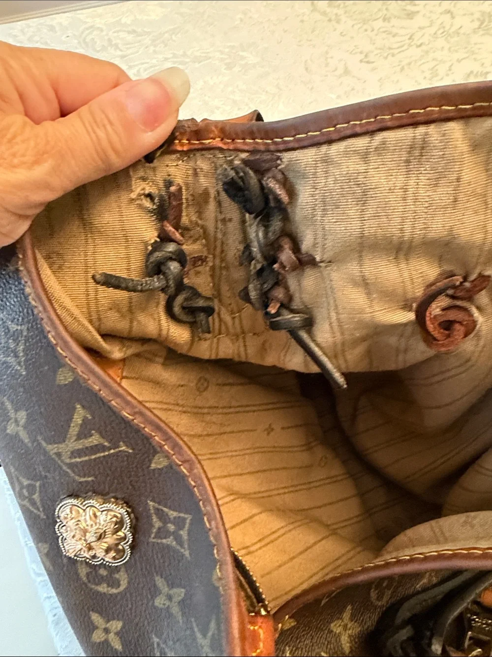 Louis Vuitton large bag - Picture 13 of 15